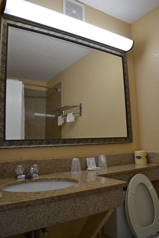 Americas Best Value Inn Smithfield Exterior foto