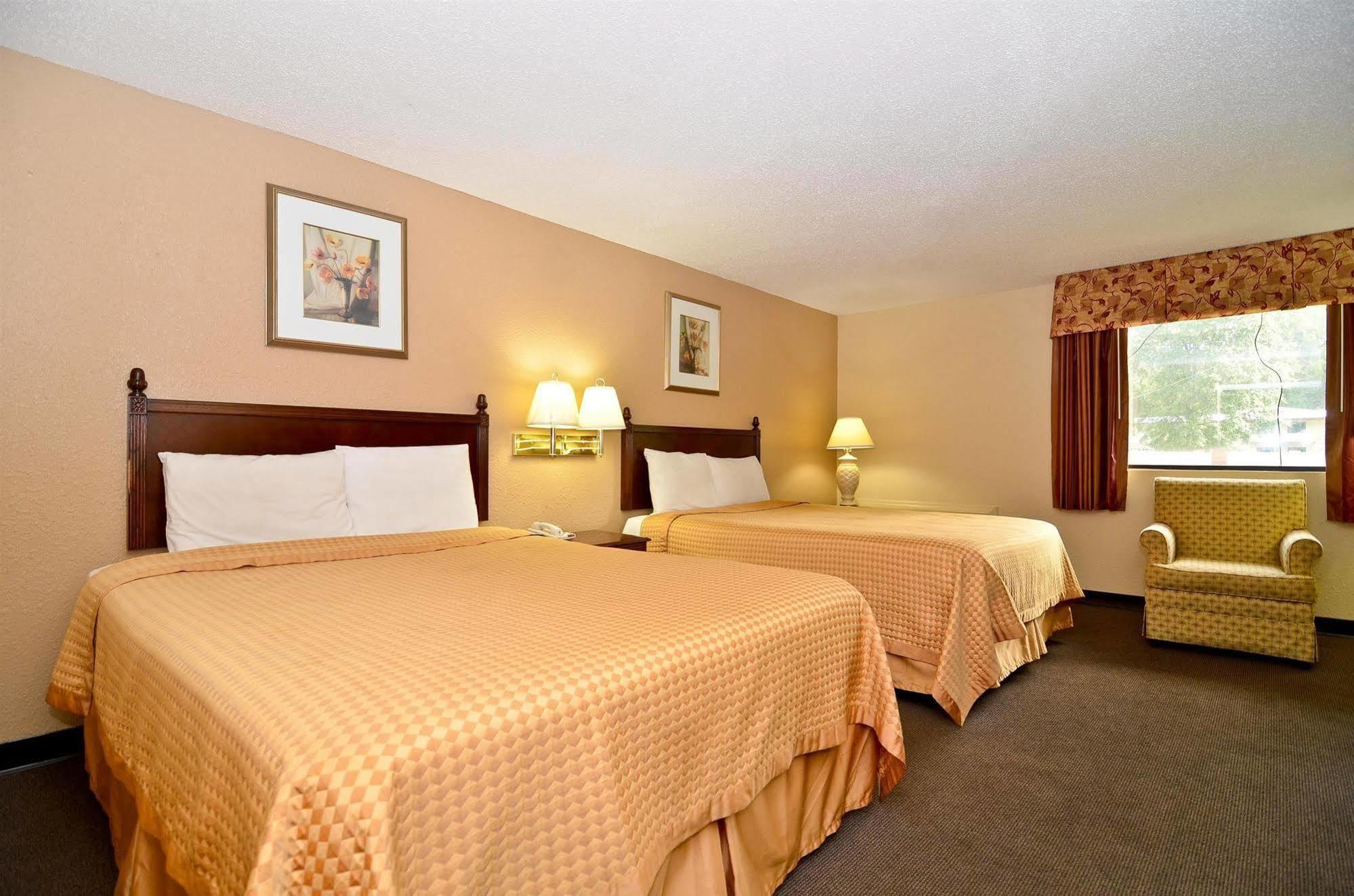 Americas Best Value Inn Smithfield Quarto foto