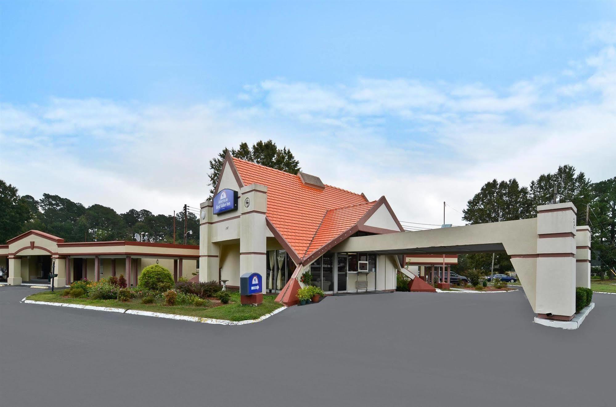 Americas Best Value Inn Smithfield Exterior foto